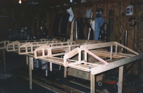 build-02.jpg (25668 bytes)