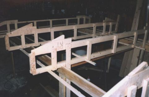 build-05.JPG (22737 bytes)