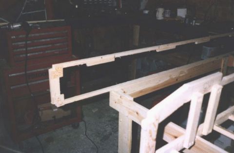 build-08.JPG (19593 bytes)