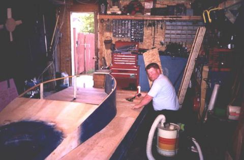 build-26.JPG (19593 bytes)