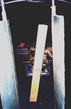 build-44.JPG (14954 bytes)