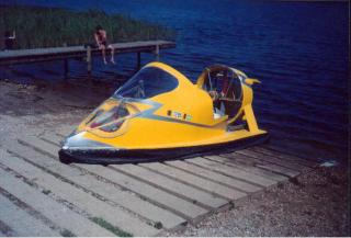 at lake.jpg (13551 bytes)