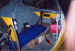cockpit.jpg (13951 bytes)