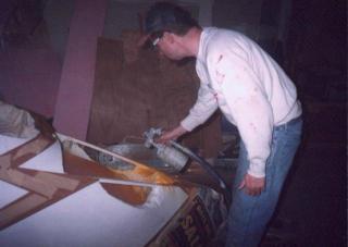 spraying.jpg (9910 bytes)